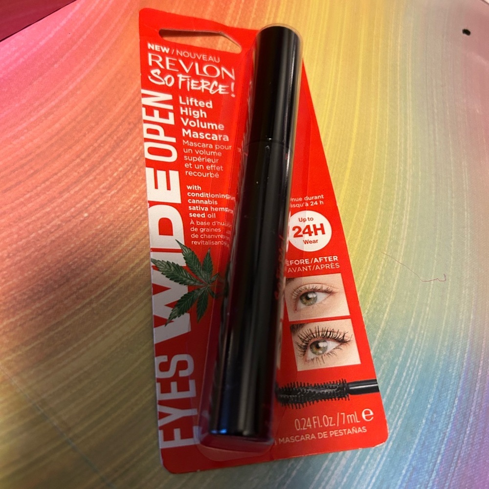 Covergirl Makeup set NWT - Picture 2 of 13